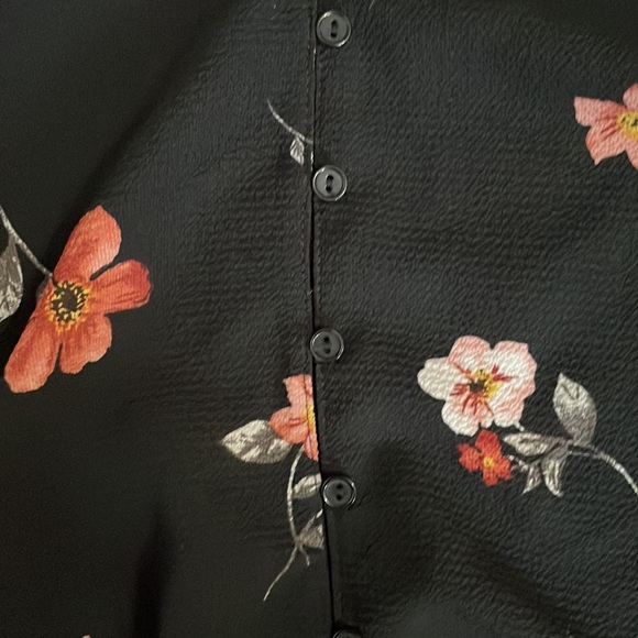 Adorable Lush shirt from Stitchfix - Picture 2 of 4